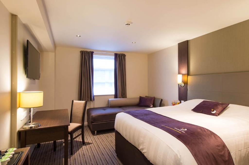 Premier Inn Fort William Buitenkant foto